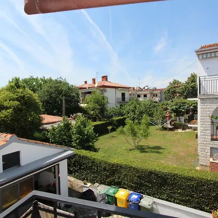 Idyllisches Nur 800 Meter Zum Mit 2 Balkone, Garten, Grill * Rovinj
